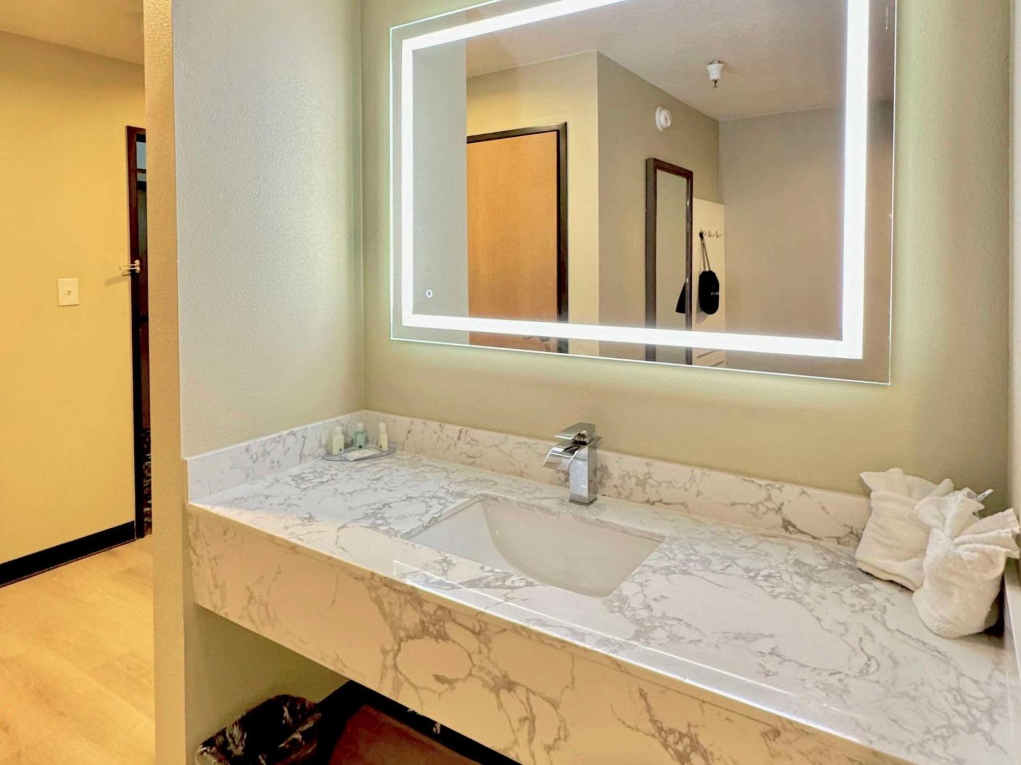 Quality Inn & Suites Віллоуз Екстер'єр фото